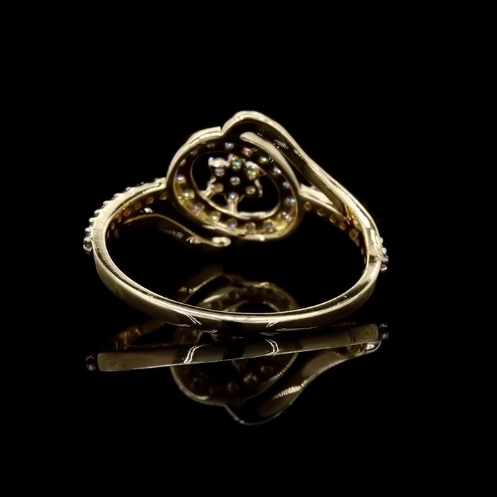 Swirl Cluster Ring 4