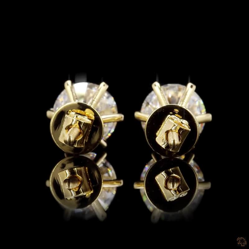 Round Solitaire Stud Earrings 4