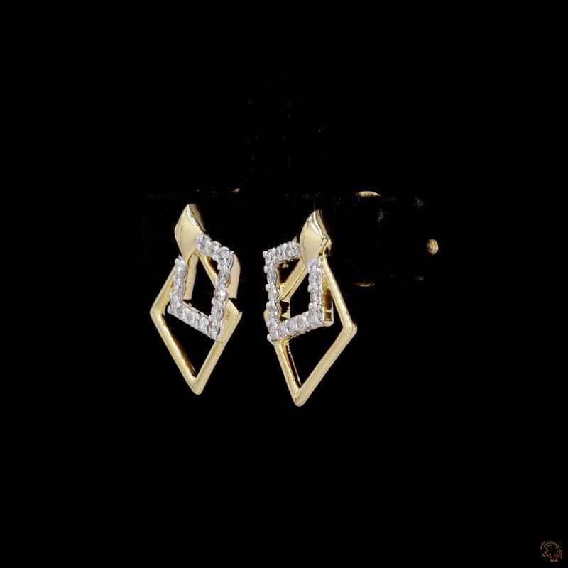 Interlocking Square Stud Earrings 3