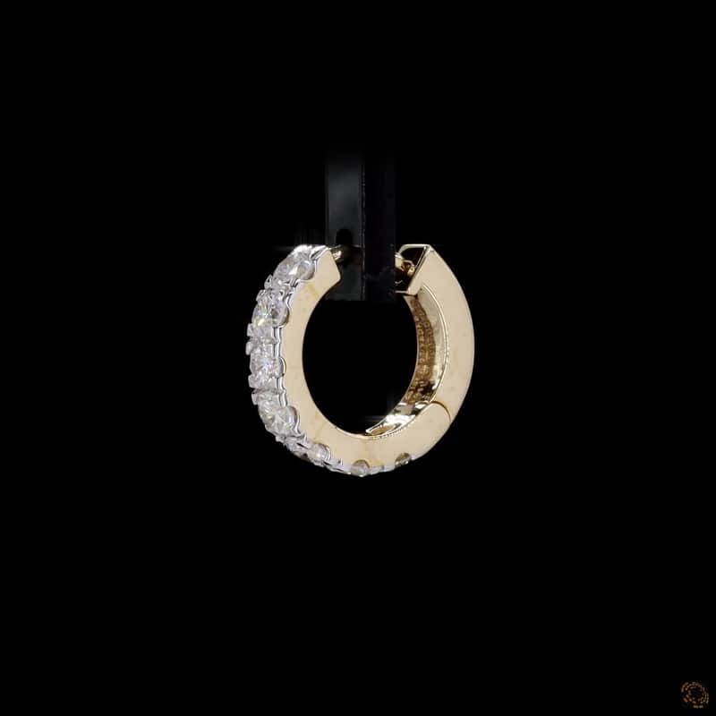 Shared-Prong Line Huggie Earrings 4