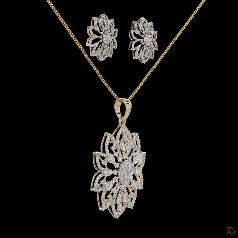 Openwork Floral Stud Earrings 2