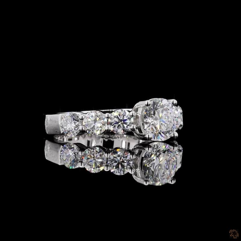 Graduated Side-Stone Ring 2